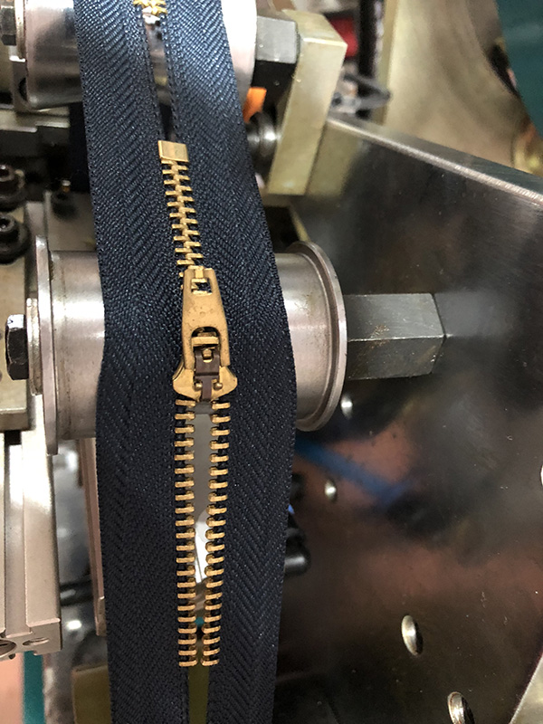 ZYZM slider insert machine factory for zipper production-4
