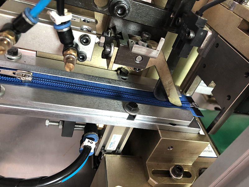 Custom zipper cutting machine manufacturers for zipper production