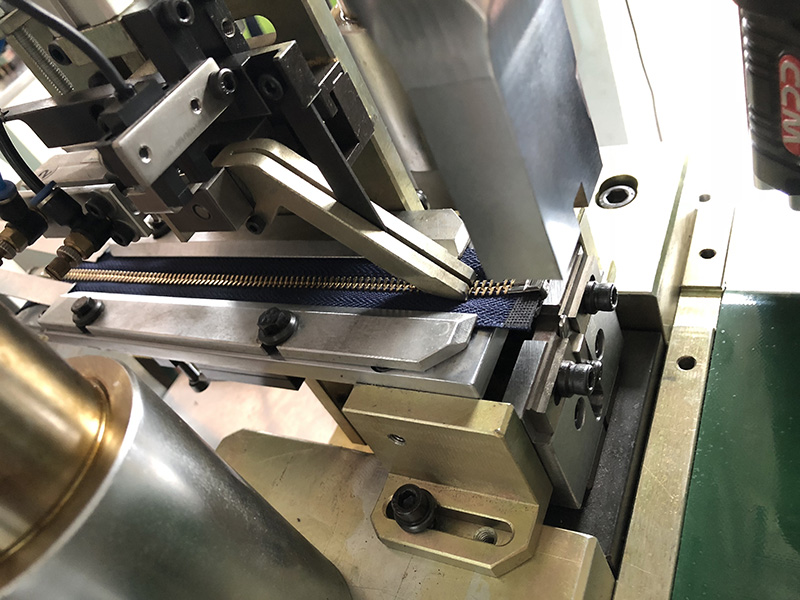 ZYZM zipper close end cutting machine factory for zipper production-2