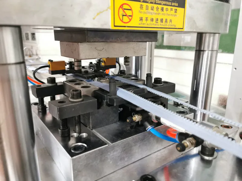 Latest injection machine for resin zipper manufacturers for zipper manufacturer