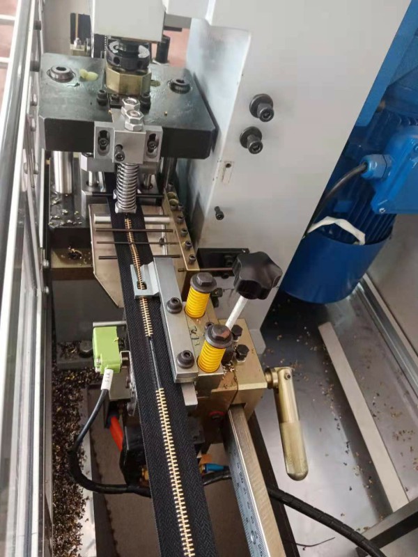 ZYZM News metal zipper stripping machine Supply for apparel industry-2